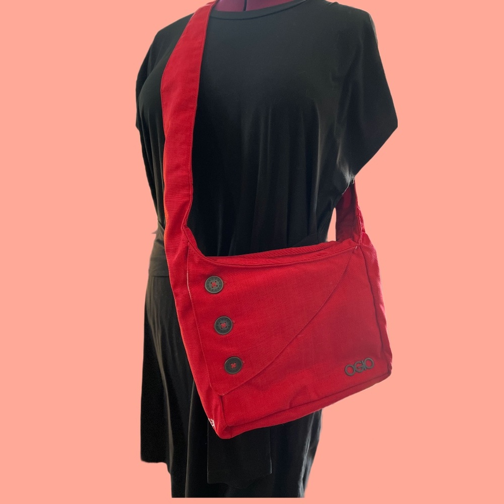 OGIO Brooklyn Crossbody Bag Tech Pocket Tablet Sling Pack Purse